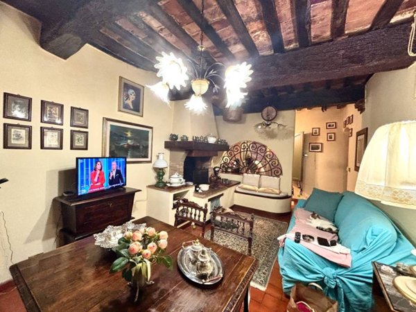 casa indipendente in vendita a Terricciola