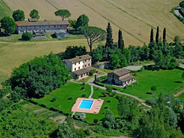 casa indipendente in vendita a Terricciola
