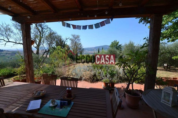 casale in vendita a Terricciola