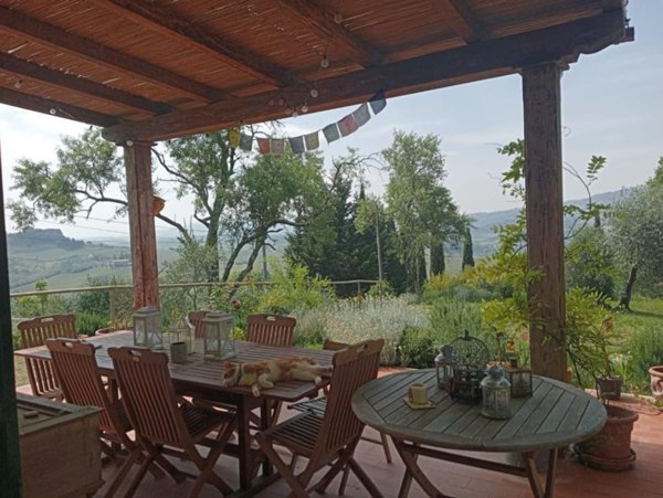 casa indipendente in vendita a Terricciola in zona Morrona