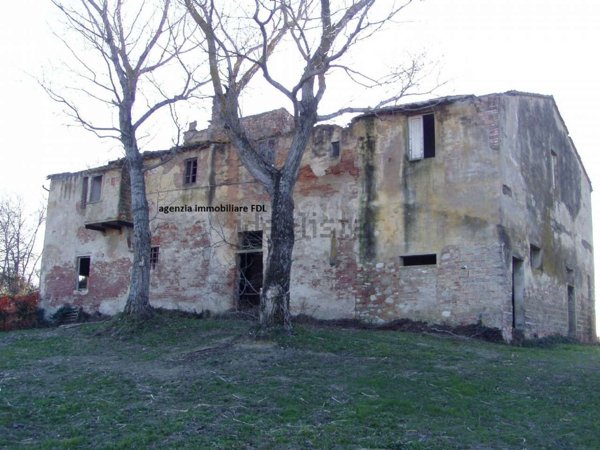 casa indipendente in vendita a Terricciola