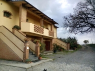 casa indipendente in vendita a Terricciola