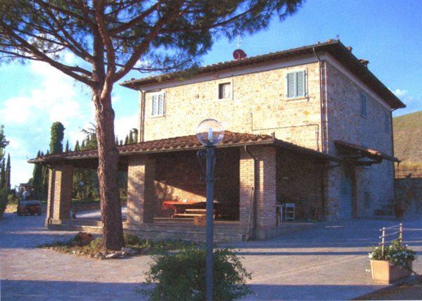 locale di sgombero in vendita a Terricciola