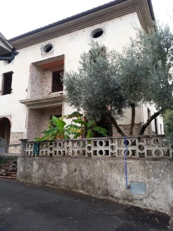 casa indipendente in vendita a Terricciola in zona Selvatelle