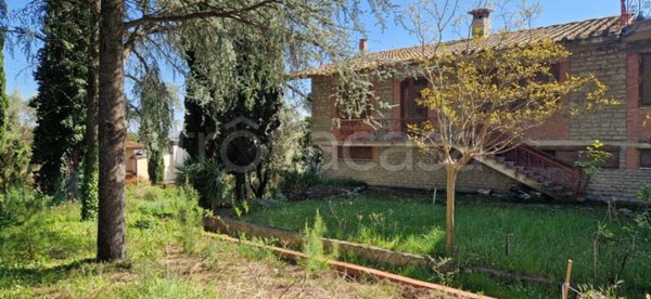 casa indipendente in vendita a Terricciola