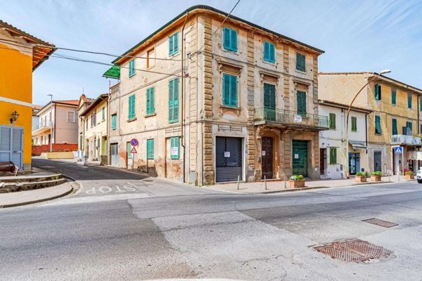 intera palazzina in vendita a Terricciola in zona Selvatelle