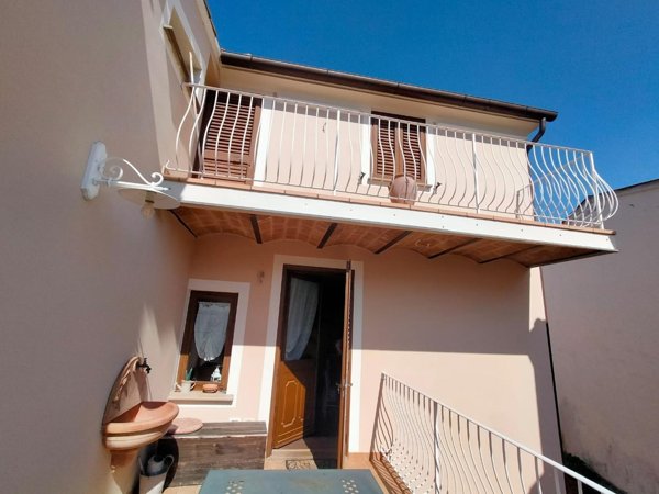 casa indipendente in vendita a Terricciola in zona Chientina