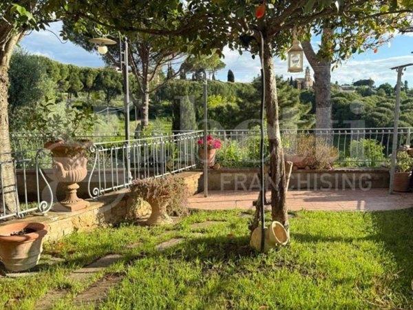 casa indipendente in vendita a Terricciola in zona Chientina