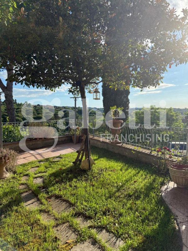 casa indipendente in vendita a Terricciola in zona Chientina