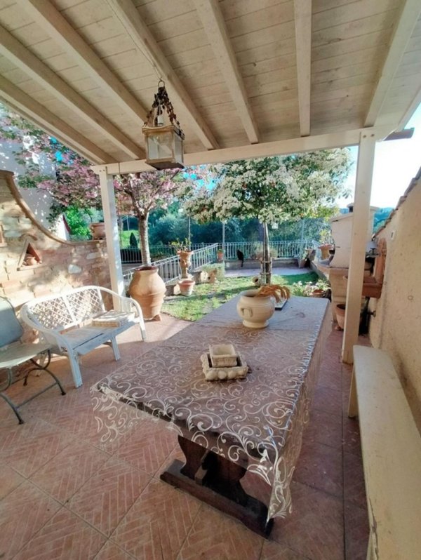 casa indipendente in vendita a Terricciola in zona Chientina