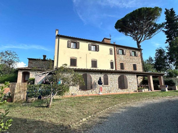 casa indipendente in vendita a Terricciola
