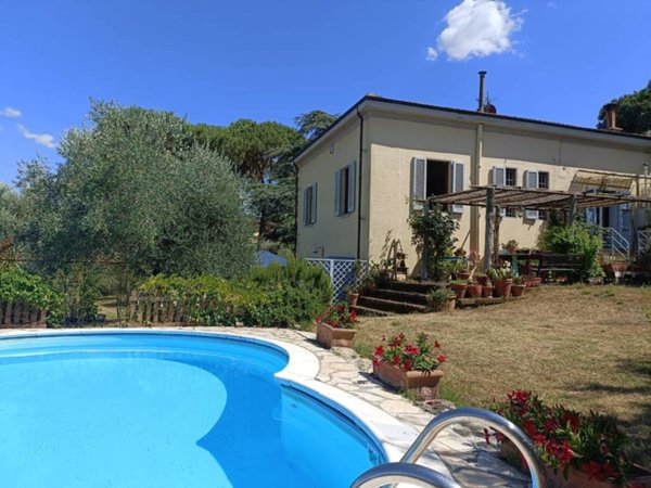 casa indipendente in vendita a Terricciola