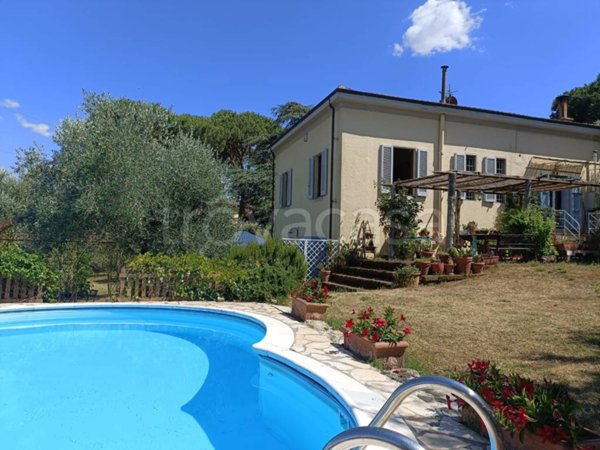 casa indipendente in vendita a Terricciola