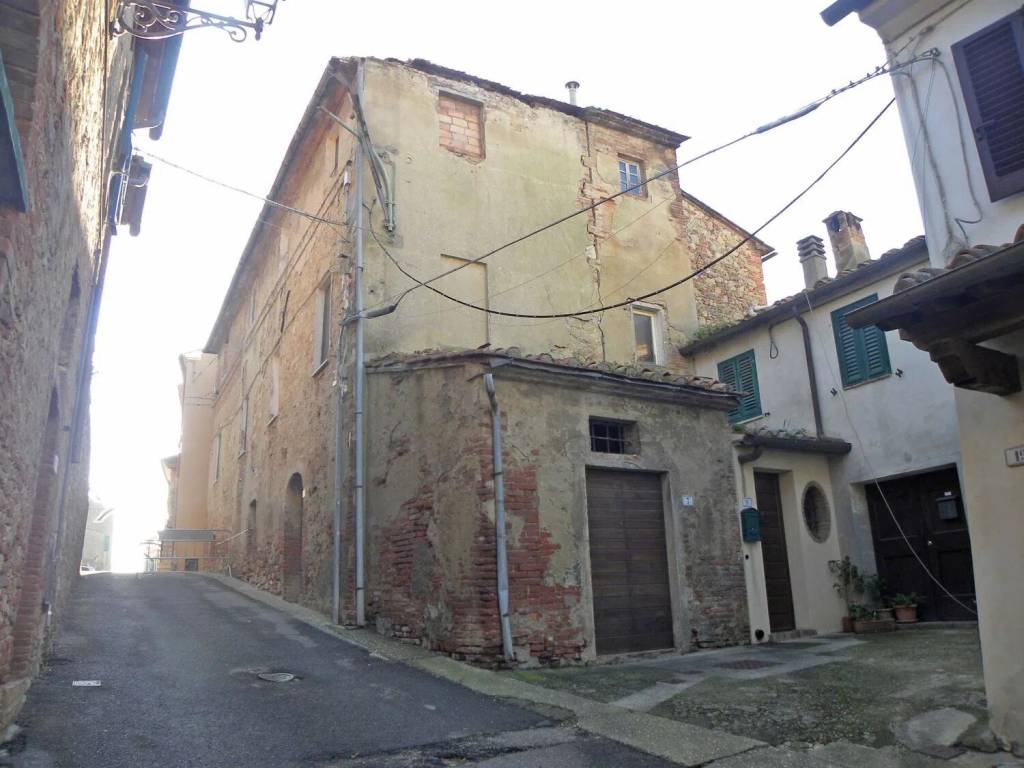 casa indipendente in vendita a Terricciola in zona Morrona