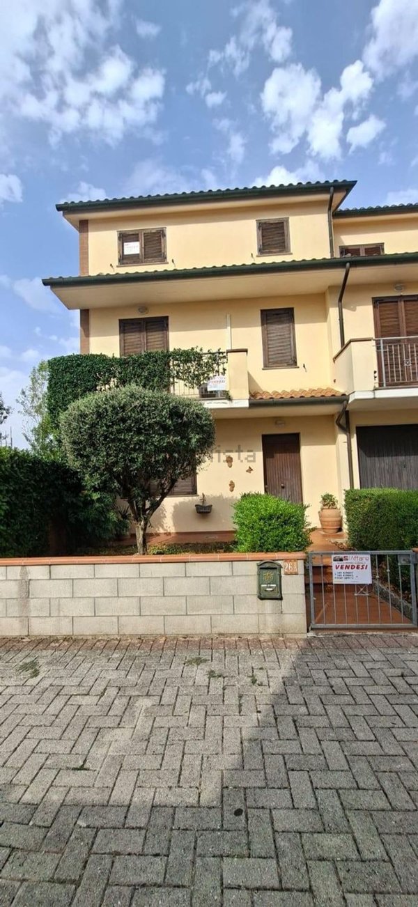pentavano in vendita a Terricciola in zona La Rosa
