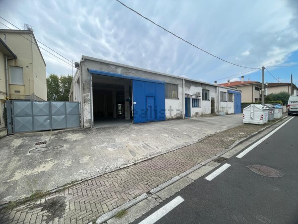 ufficio in vendita a Terricciola in zona Selvatelle