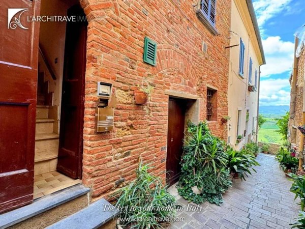casa indipendente in vendita a Terricciola