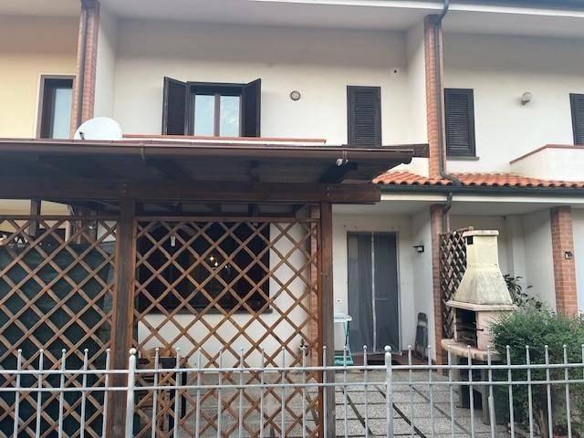 casa indipendente in vendita a Terricciola