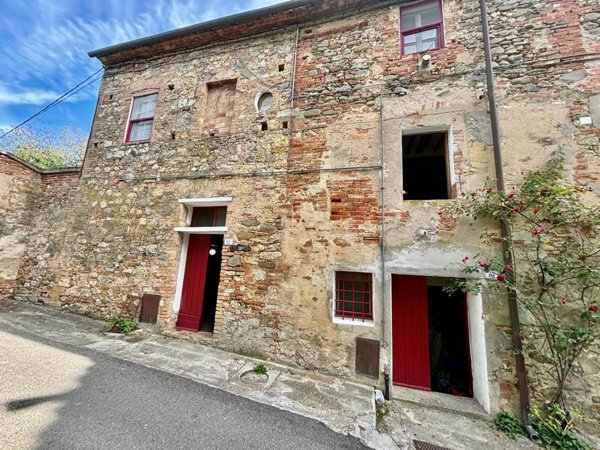 casale in vendita a Terricciola
