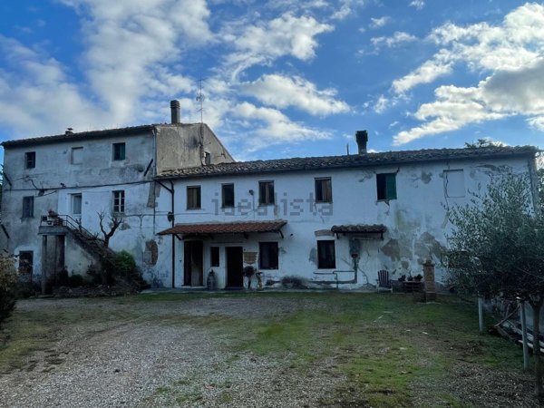 casale in vendita a Terricciola