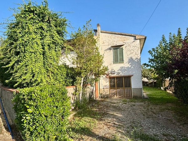 casa indipendente in vendita a Terricciola