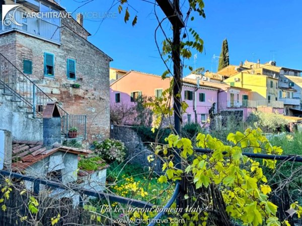 casa indipendente in vendita a Terricciola