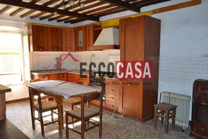 casa indipendente in vendita a Terricciola