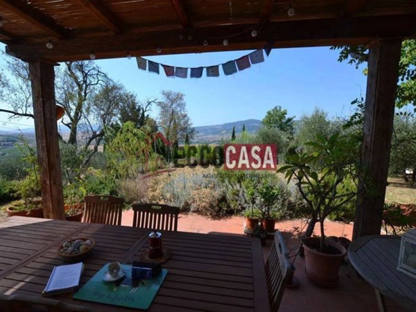 casa indipendente in vendita a Terricciola