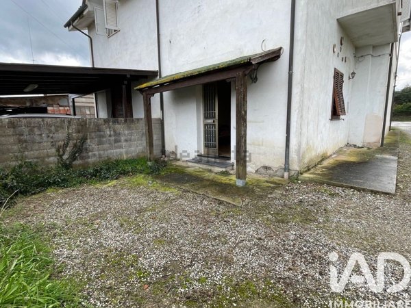 locale di sgombero in vendita a Terricciola in zona Selvatelle