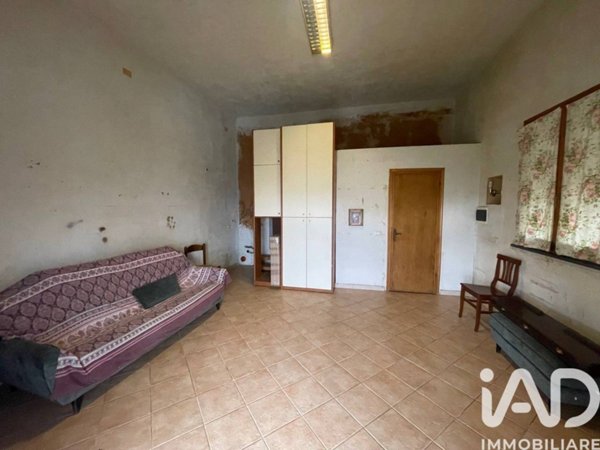 locale di sgombero in vendita a Terricciola in zona Selvatelle