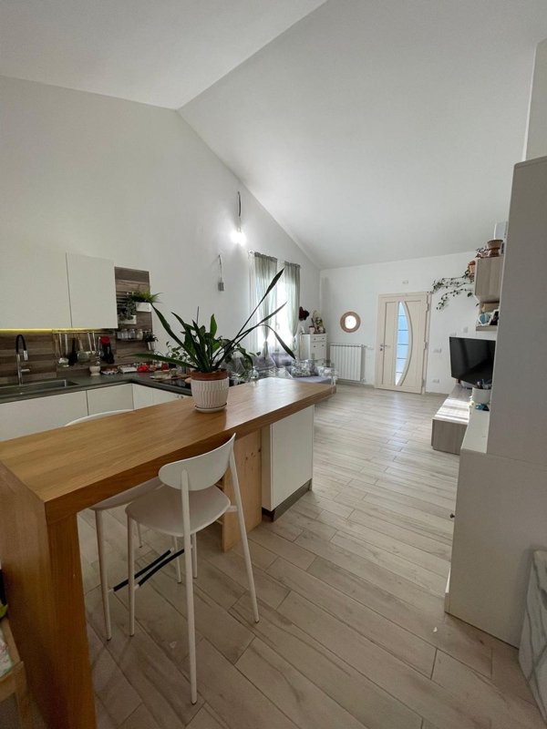 casa indipendente in vendita a Terricciola