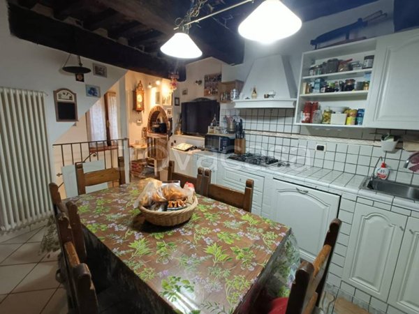 casa indipendente in vendita a Terricciola