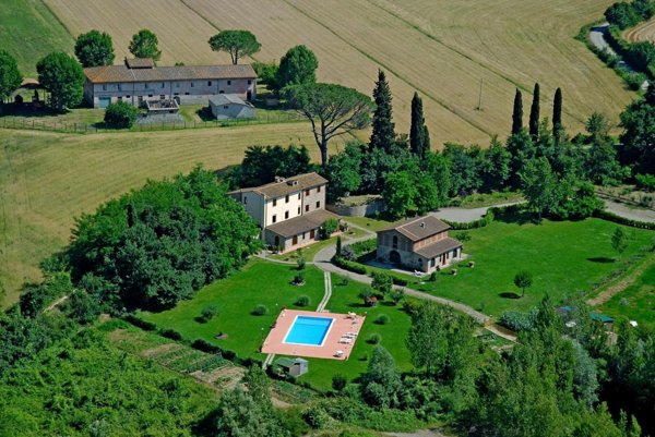 casa indipendente in vendita a Terricciola
