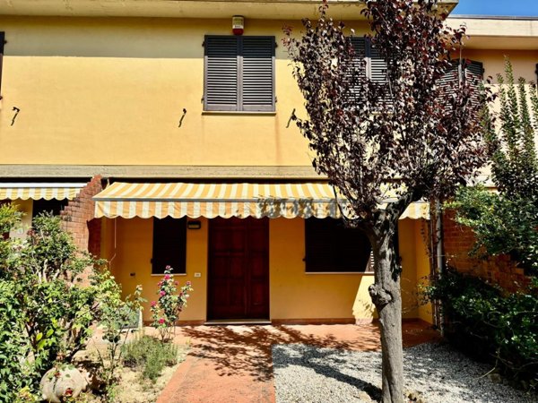 casa indipendente in vendita a Terricciola in zona Selvatelle
