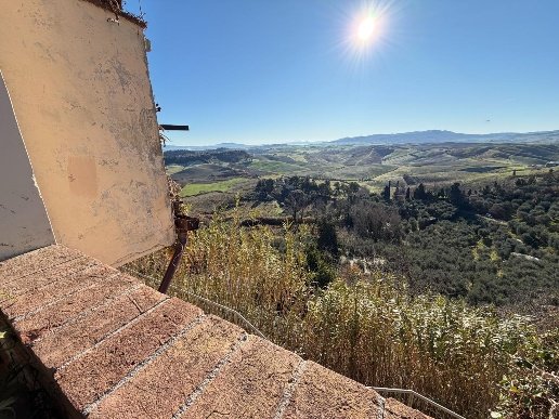 intera palazzina in vendita a Terricciola