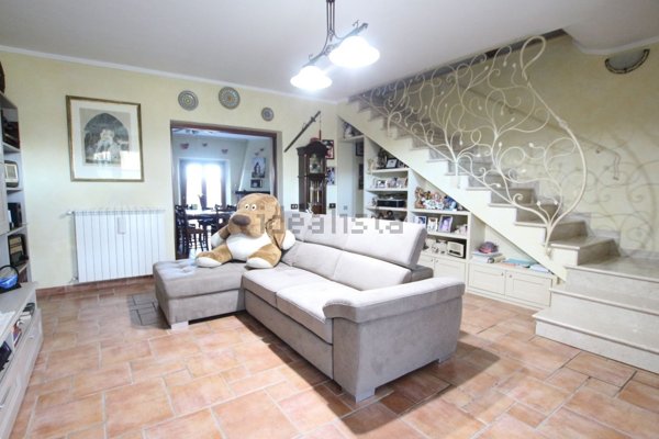 casa indipendente in vendita a Terricciola