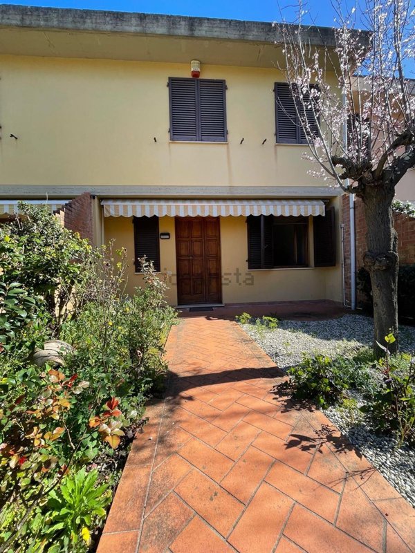 casa indipendente in vendita a Terricciola in zona Selvatelle