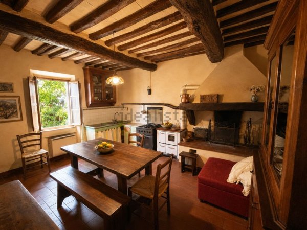 casa indipendente in vendita a Terricciola