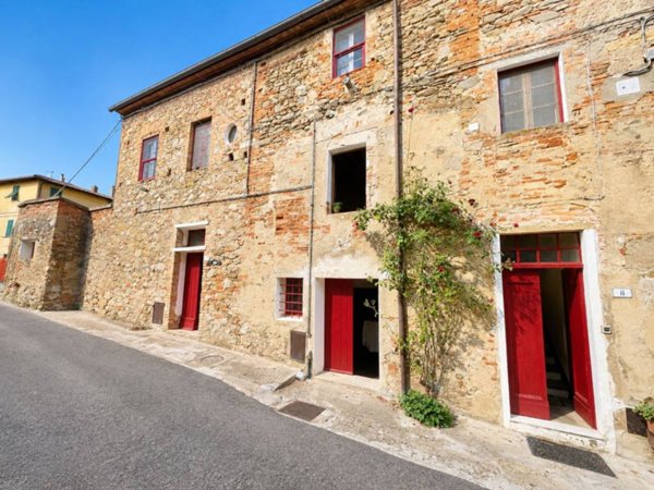 casa indipendente in vendita a Terricciola