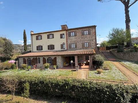 casa indipendente in vendita a Terricciola