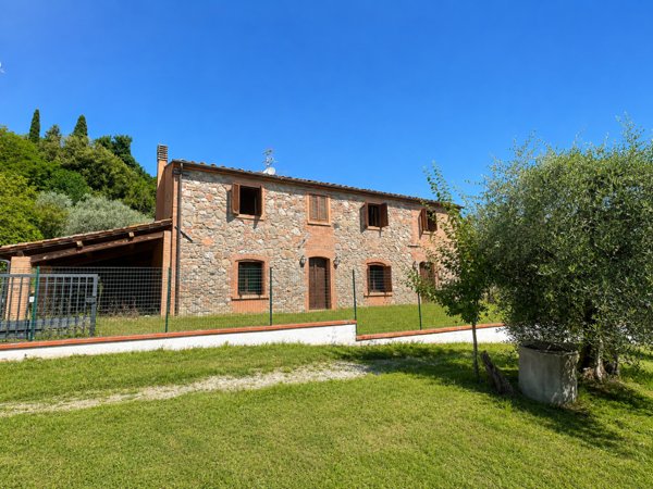 casa indipendente in vendita a Terricciola
