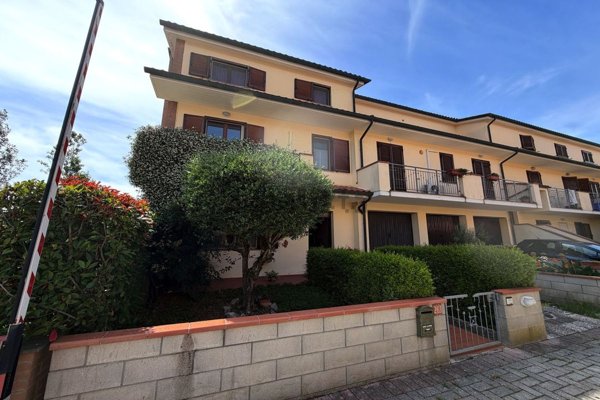 casa indipendente in vendita a Terricciola in zona La Rosa