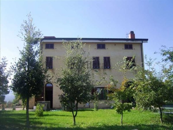 casale in vendita a Terricciola in zona Morrona
