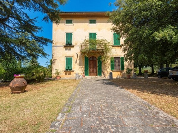 casa indipendente in vendita a Terricciola