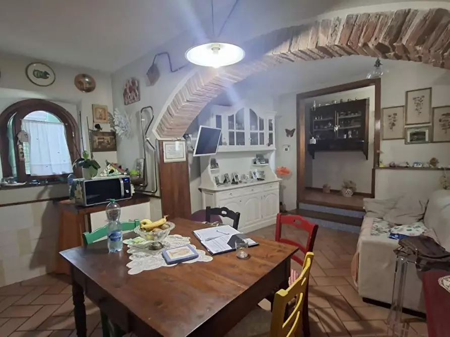 intera palazzina in vendita a Terricciola