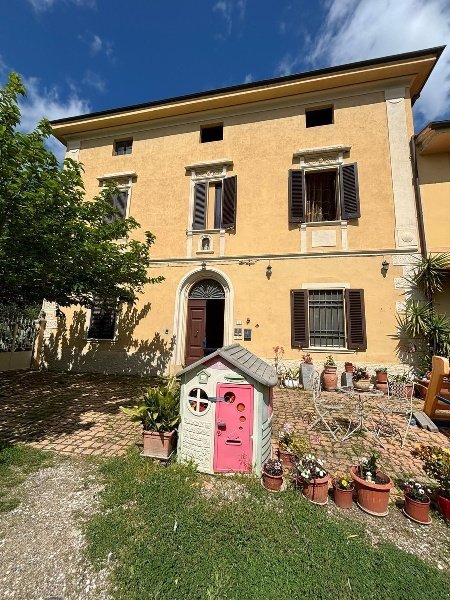casa indipendente in vendita a Terricciola