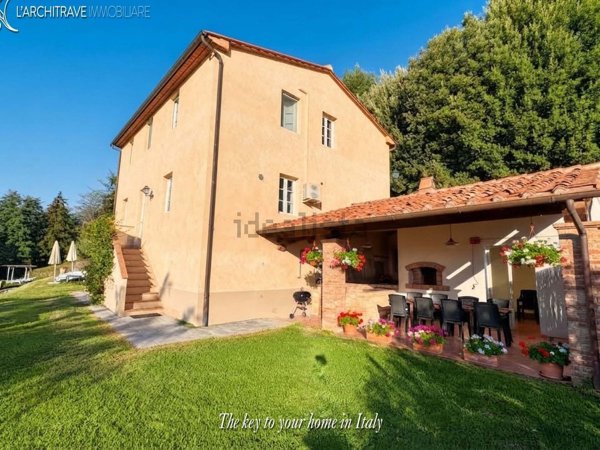 casa indipendente in vendita a Terricciola