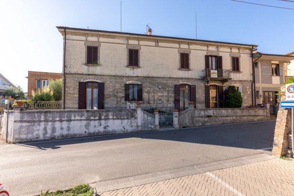 casa indipendente in vendita a Terricciola