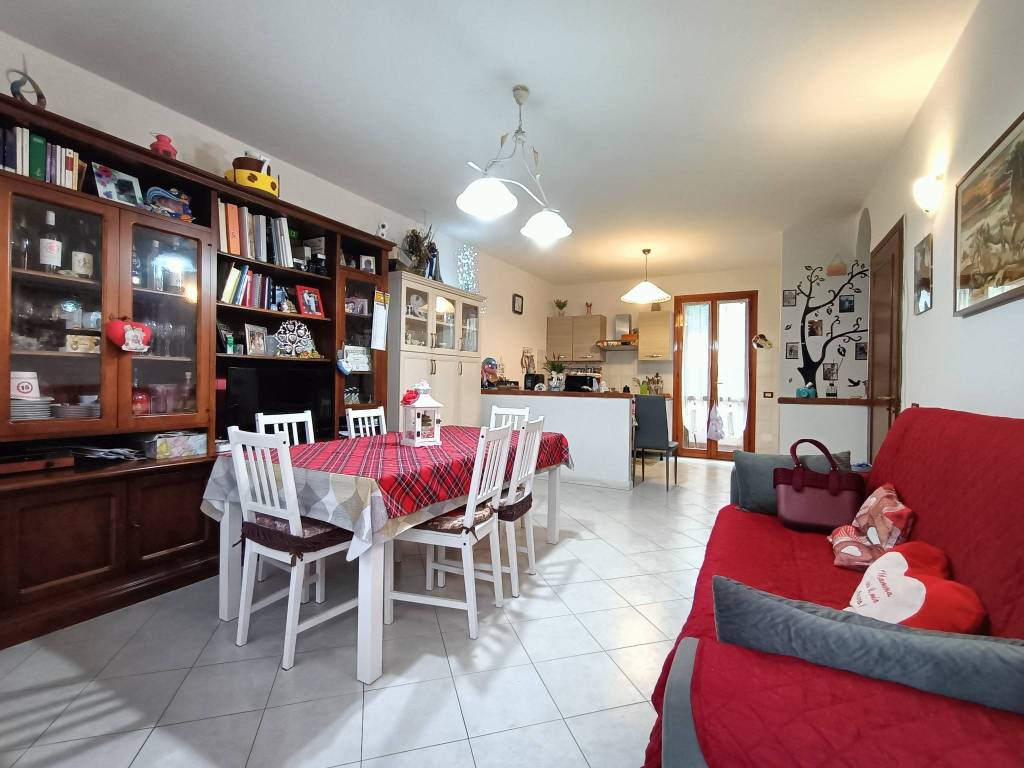 casa indipendente in vendita a Vecchiano