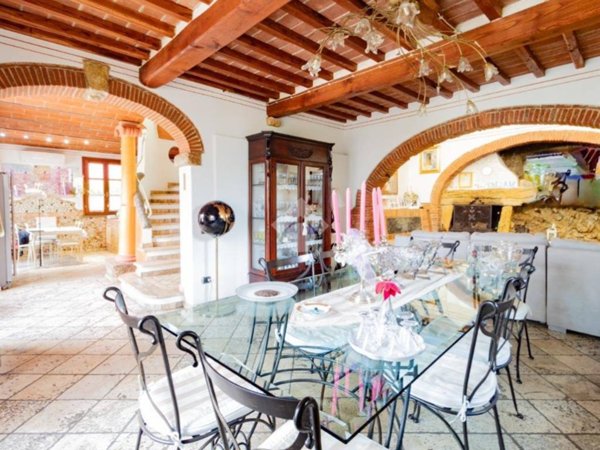 casa indipendente in vendita a Vecchiano in zona Avane
